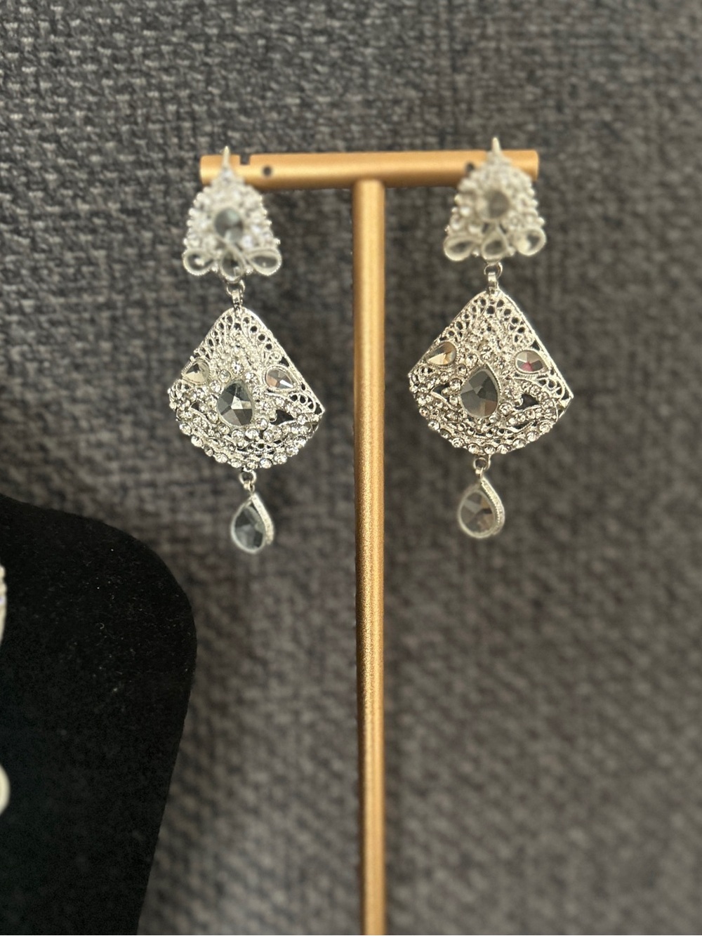 Silver-plated Choker Necklace & Earring Set - Picture 4 of 6